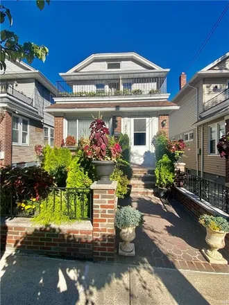 Buy this 3 bed house on 87-21 81st Road in New York, NY 11385