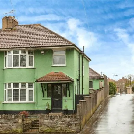 Buy this 3 bed duplex on Vicarage Road in Roman Road, Bristol