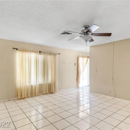 Image 7 - 4714 Woodlake Avenue, Spring Valley, NV 89147, USA - Townhouse for rent