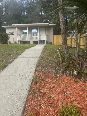 Rent this 2 bed house on 711 West Franklin Avenue in DeLand, FL 32720