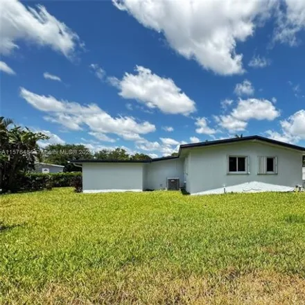 Image 3 - 1246 Southwest 28th Road, Fort Lauderdale, FL 33312, USA - House for sale