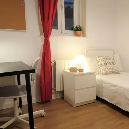 Rent this 6 bed room on Madrid in Miguel Ángel, Calle de Miguel Ángel