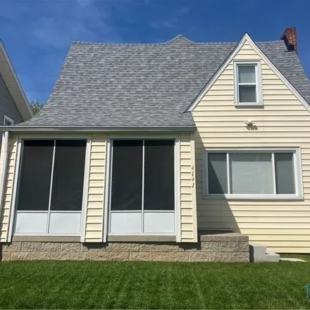 Buy this 3 bed house on 4135 North Haven Avenue in Toledo, OH 43612
