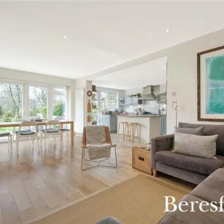 Image 9 - Chelmsford Road, Brentwood, CM15 8RN, United Kingdom - House for sale