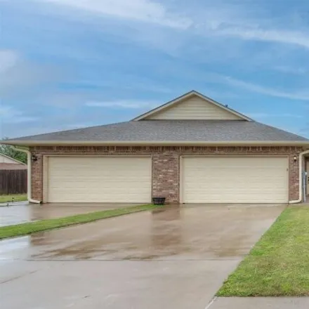 Buy this 6 bed house on 105 Barrett Place in Edmond, OK 73003