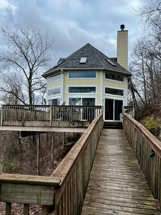 Image 1 - 687 East Lake Front Drive, Beverly Shores, Porter County, IN 46301, USA - House for sale