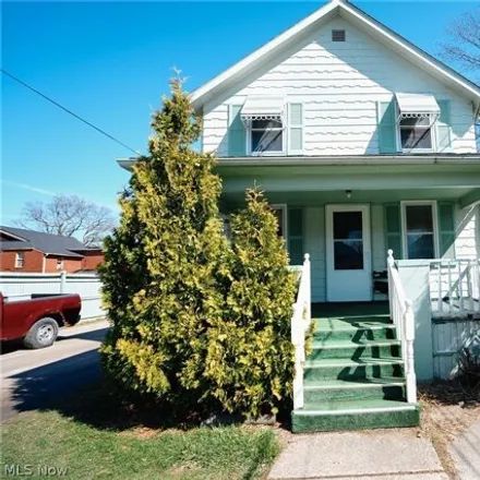 Buy this 4 bed house on 2367 Lexington Avenue in Lorain, OH 44052