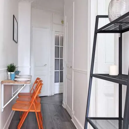 Rent this 3 bed apartment on 64b Avenue Gambetta in 75020 Paris, France