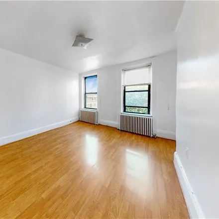 Image 7 - 9-02 43rd Road, New York, NY 11101, USA - Townhouse for sale