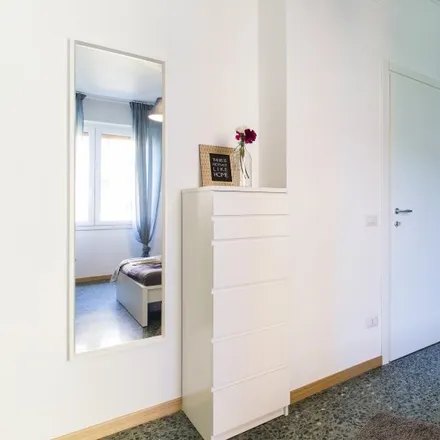 Image 8 - Via Tibullo 18, 20156 Milan MI, Italy - Room for rent