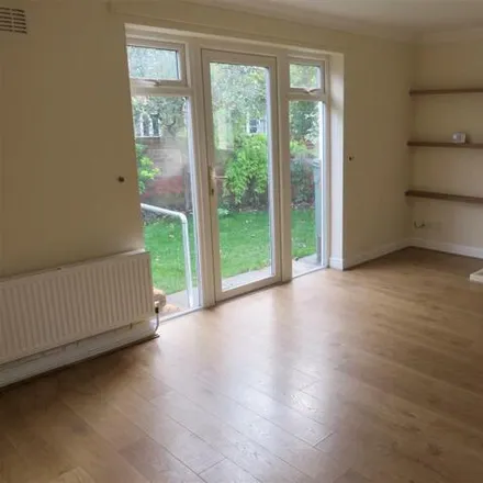 Image 2 - Carlyle Road, West Bridgford, NG2 7PJ, United Kingdom - House for rent