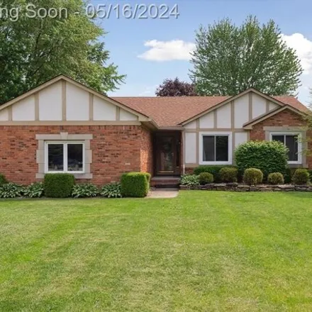 Buy this 3 bed house on 47436 North Avenue in Macomb Township, MI 48042