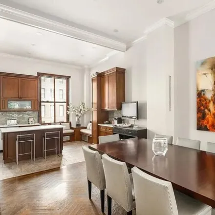 Image 8 - 236 East 72nd Street, New York, NY 10021, USA - Townhouse for sale