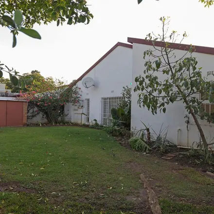 Rent this 3 bed townhouse on Woodley Road in Cresta, Johannesburg