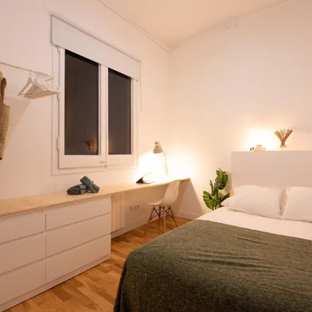 Rent this 8 bed room on Carrer Gran de Gràcia in 243, 08012 Barcelona