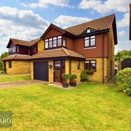 Buy this 4 bed house on Stratfield Park Close in Winchmore Hill, London