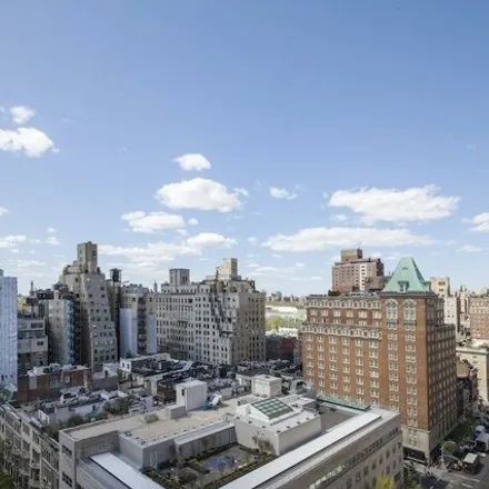 Image 4 - 30 East 76th Street, New York, NY 10021, USA - Condo for sale
