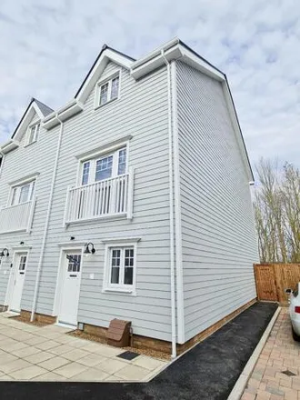 Buy this 4 bed duplex on 20 New Hampshire Street in Reading, RG2 6AJ