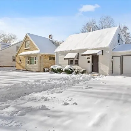 Buy this 3 bed house on 5443 North 53rd Street in Milwaukee, WI 53218