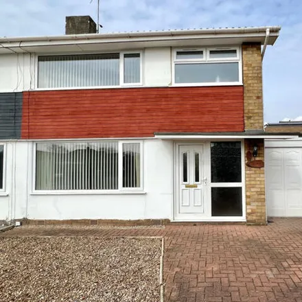 Rent this 3 bed duplex on 11 Deramore Drive in Heslington, YO10 5HW