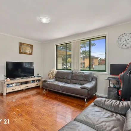 Image 3 - 14 Brubri Street, Busby NSW 2168, Australia - Apartment for rent