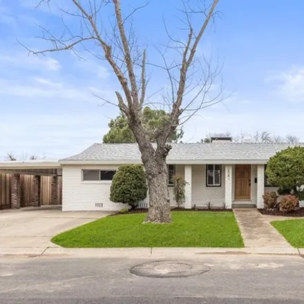 Buy this 3 bed house on 2539 Paseo del Campo in Sacramento County, CA 95821