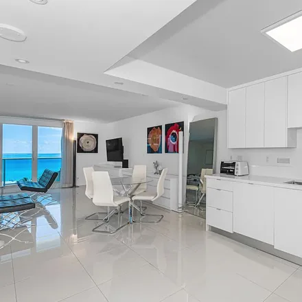 Image 2 - Miami Beach, FL - Condo for rent