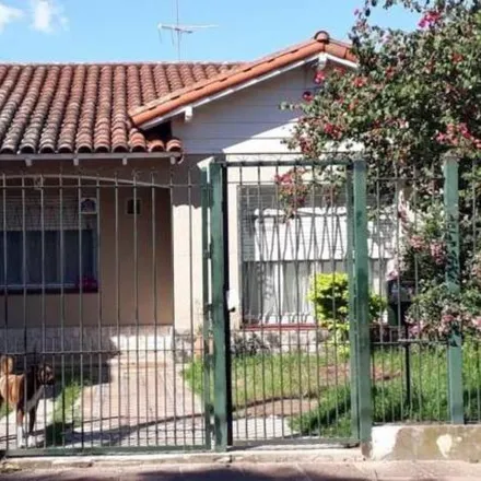 Buy this 3 bed house on Alfredo Guido 3727 in Carapachay, B1607 DCK Vicente López