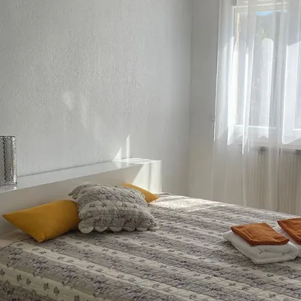 Rent this 3 bed house on 30130 Saint-Paulet-de-Caisson
