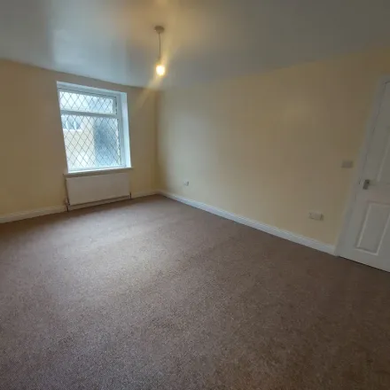 Image 2 - Lidget Place, Bradford, BD7 2LR, United Kingdom - Townhouse for rent