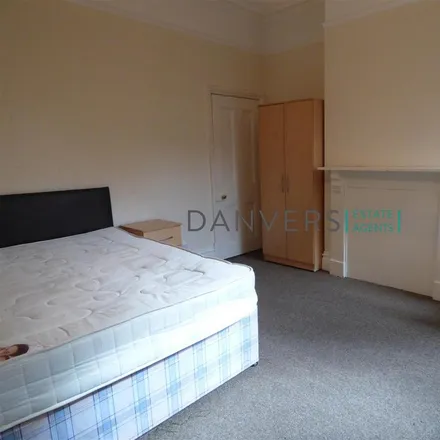 Image 3 - 7 Stretton Road, Leicester, LE3 6BL, United Kingdom - Townhouse for rent
