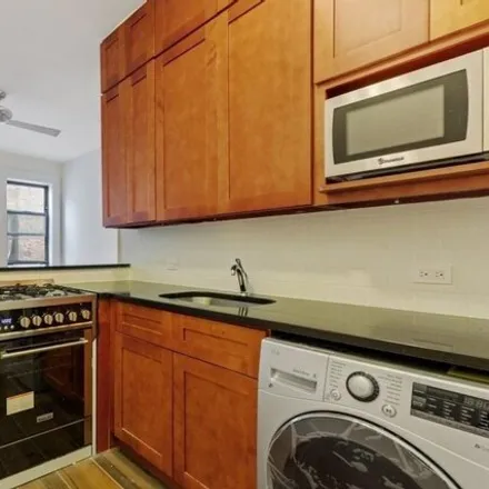 Rent this 2 bed condo on 200 West 109th Street in New York, NY 10025