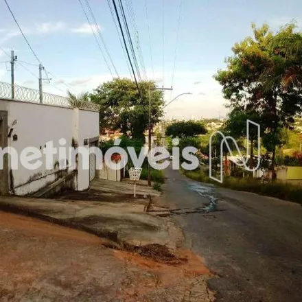 Buy this 3 bed house on Rua Cedro in Sede, Contagem - MG