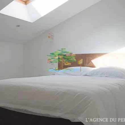 Rent this 1 bed apartment on La Madeleine in Avenue du Docteur Dieras, 17300 Rochefort