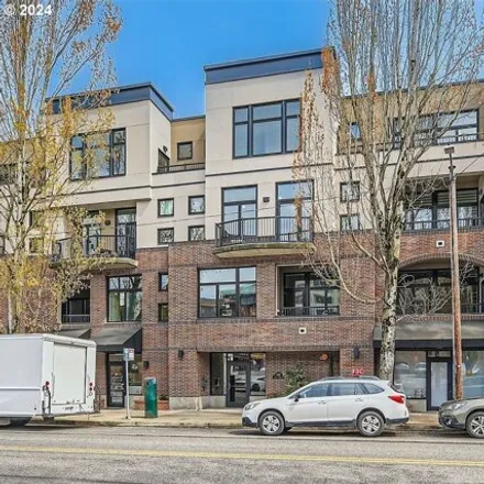 Buy this 1 bed condo on Hoyt Commons in 618 Northwest 12th Avenue, Portland