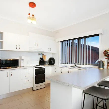 Image 2 - Wattle Street, Windang NSW 2528, Australia - Apartment for rent