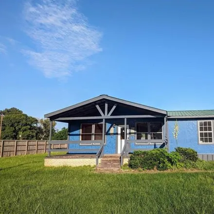 Buy this 3 bed house on 5711 County Road 3704 in Henderson County, TX 75752