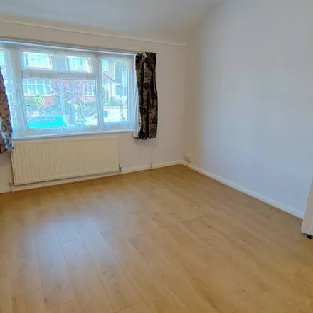 Image 2 - Paddock Road, London, NW2 7DH, United Kingdom - Duplex for rent