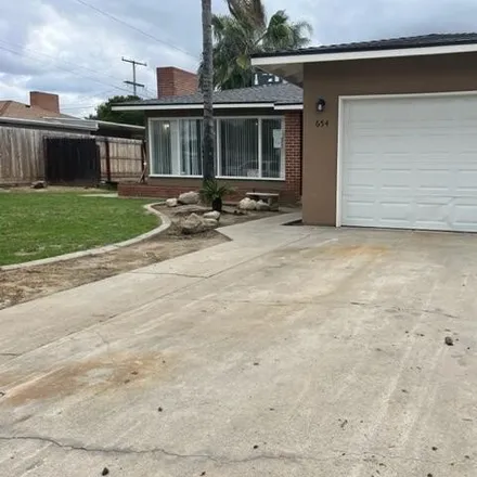 Buy this 2 bed house on 698 North Gem Street in Tulare, CA 93274