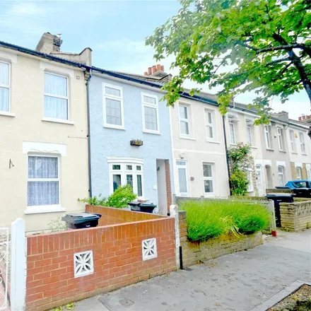 Rent this 2 bed townhouse on Exeter Road in London, CR0 6EL