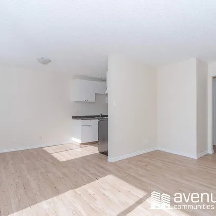 Image 2 - 28 Street West, Prince Albert, SK S6V 5H8, Canada - Apartment for rent