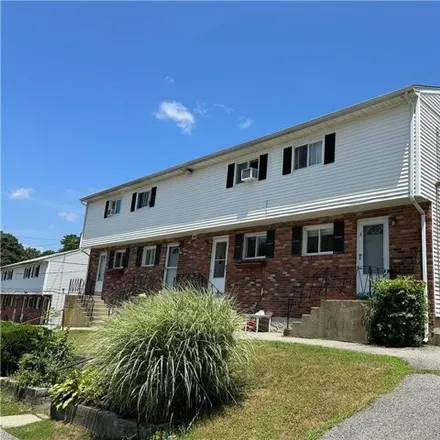 Buy this 2 bed townhouse on 120 Woodland Drive in Montville, CT 06382