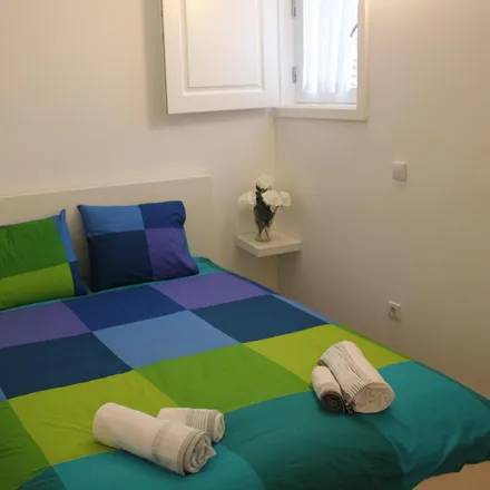 Rent this 2 bed apartment on Real Hamburgueria Portuguesa in Rua da Torrinha 134, 4050-609 Porto