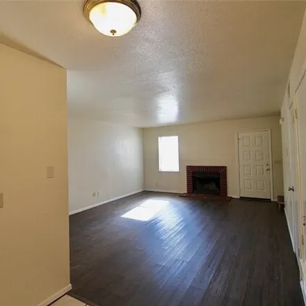 Image 3 - 2316 Heatherfield Lane, Norman, OK 73071, USA - Townhouse for rent