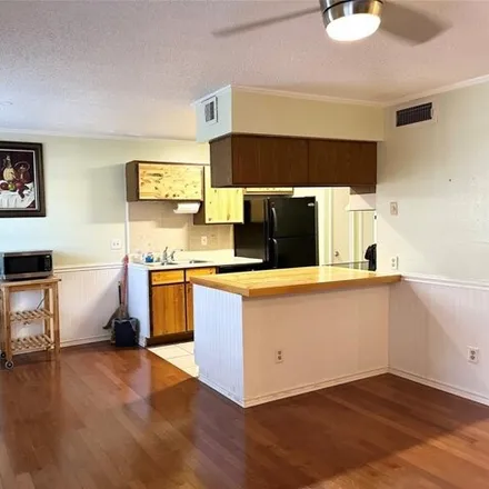 Image 3 - 2798 Holly Hall Street, Houston, TX 77054, USA - Condo for rent