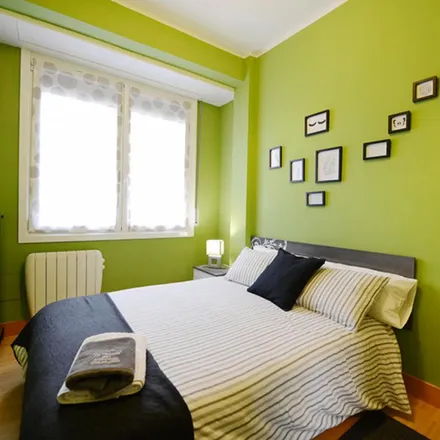 Rent this 2 bed apartment on Carretera Errekalde-Larraskitu / Errekalde-Larraskitu errepidea in 10, 48002 Bilbao