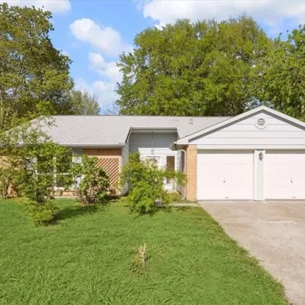 Rent this 3 bed house on 298 Glen Haven Court in League City, TX 77573