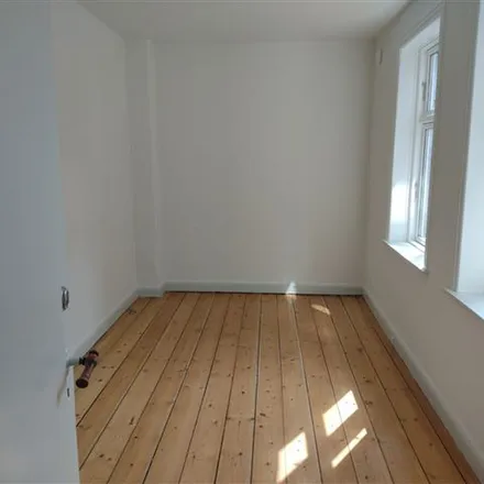 Rent this 3 bed apartment on Dronningensgade 66 in 5000 Odense C, Denmark