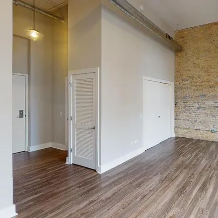 Rent this studio apartment on 4525 N Kenmore Ave