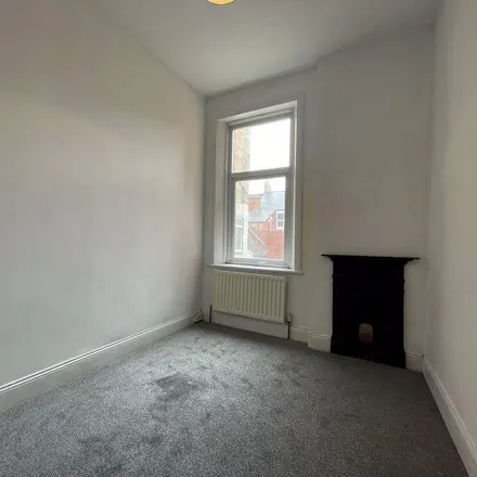 Image 2 - Tosson Terrace, Newcastle upon Tyne, NE6 5LL, United Kingdom - Apartment for rent